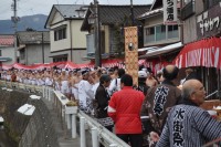 水かけ前の祈祷